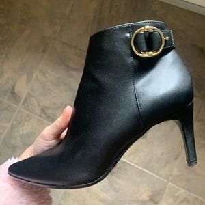 Calvin Klein ladies size 8 leather booties